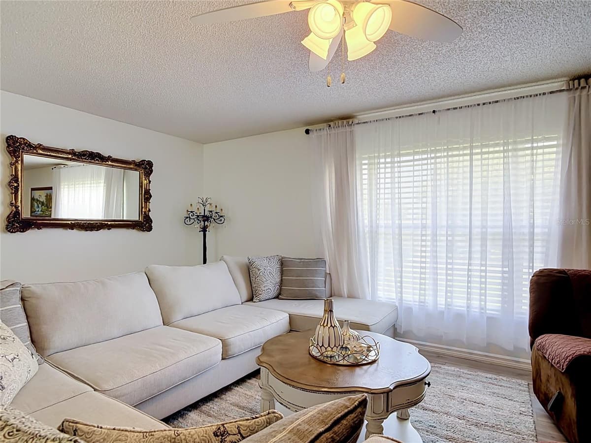 1535 LAVILLA STREET — photo 6 of 44