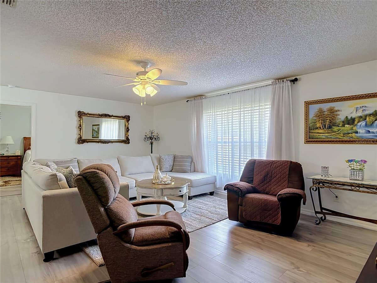 1535 LAVILLA STREET — photo 5 of 44