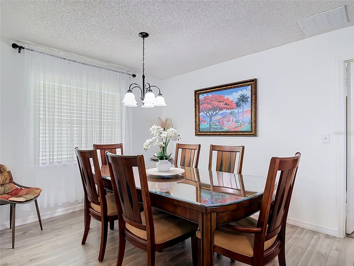 1535 LAVILLA STREET — photo 10 of 44
