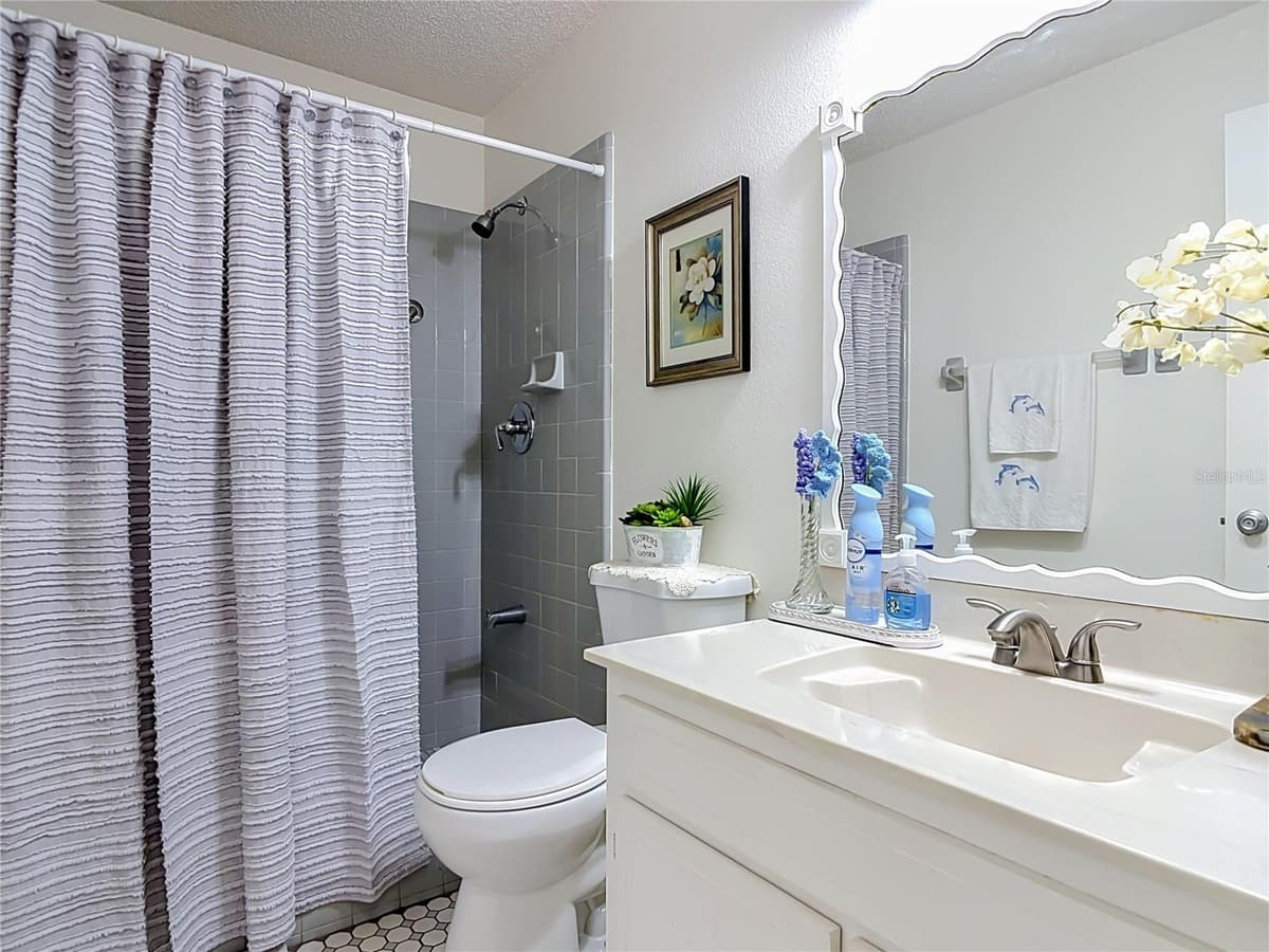 1535 LAVILLA STREET — photo 25 of 44