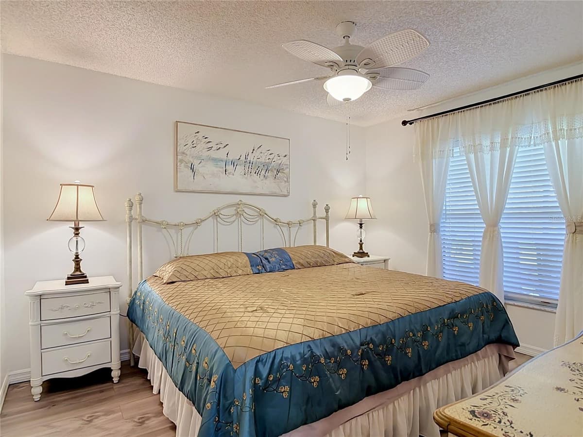 1535 LAVILLA STREET — photo 23 of 44