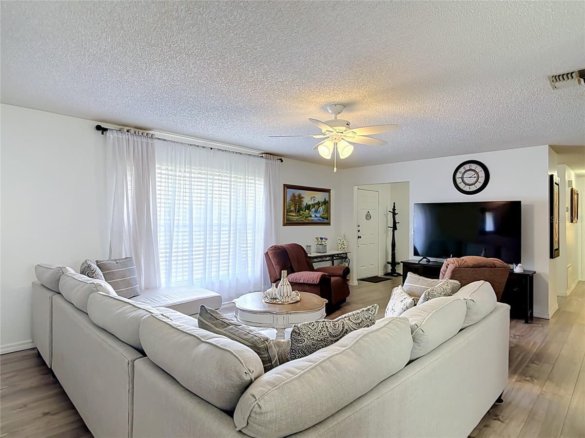 1535 LAVILLA STREET — photo 7 of 44