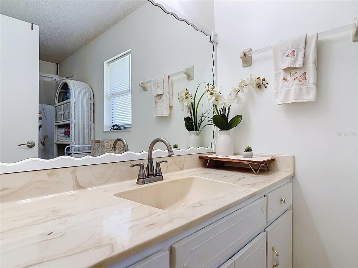 1535 LAVILLA STREET — photo 19 of 44