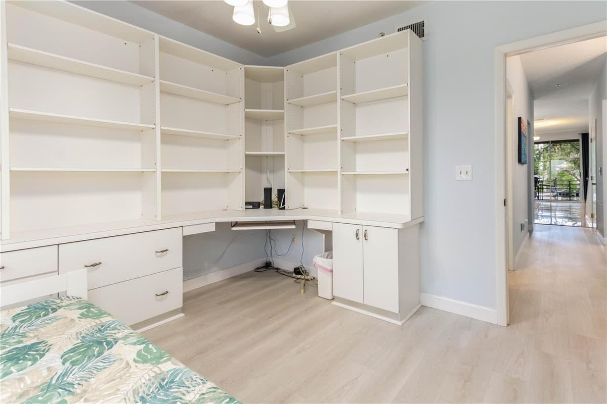 320 ISLAND WAY — photo 17 of 45