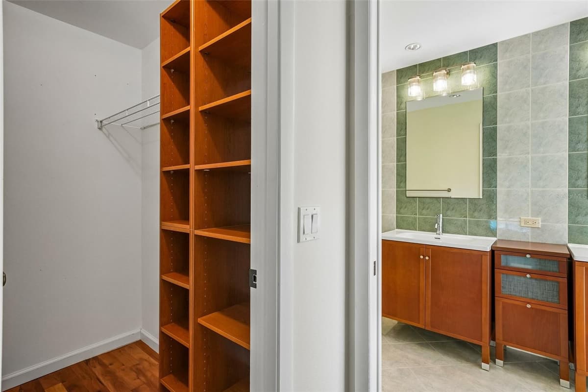 818 VILLAGE WAY — photo 25 of 49