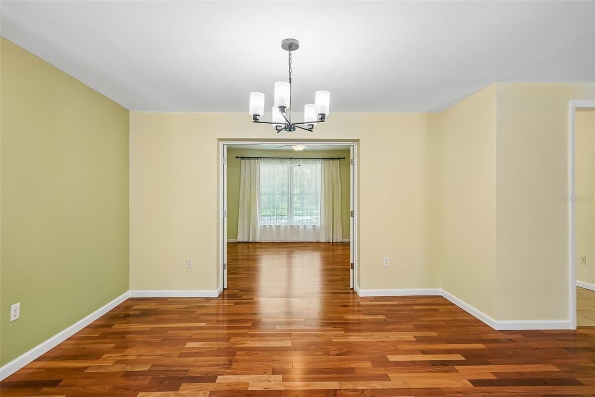 818 VILLAGE WAY — photo 14 of 49