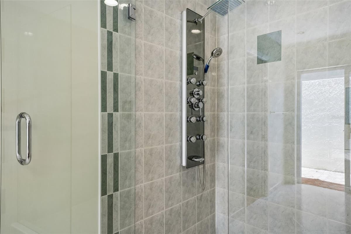 818 VILLAGE WAY — photo 24 of 49