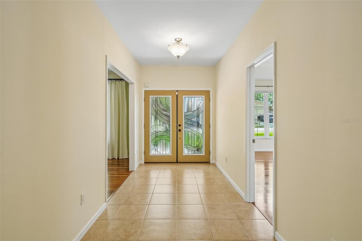 818 VILLAGE WAY — photo 3 of 49
