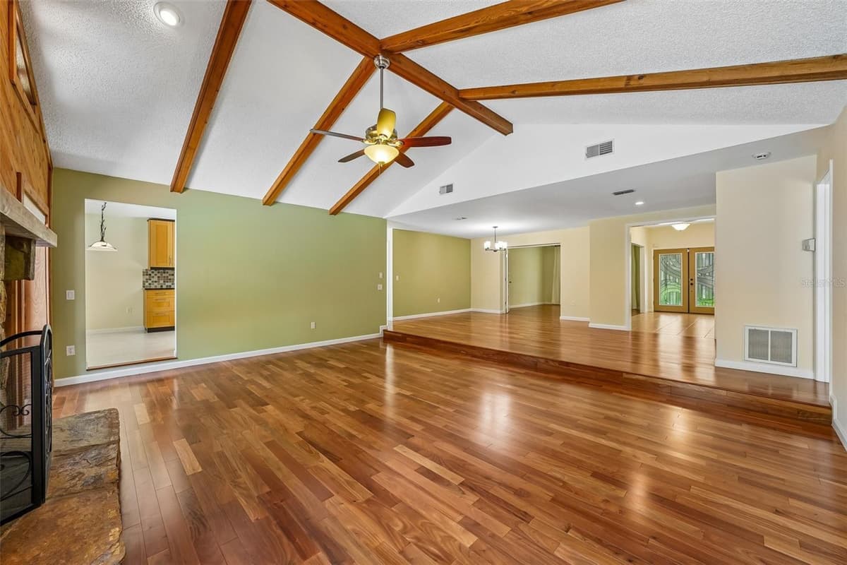 818 VILLAGE WAY — photo 6 of 49