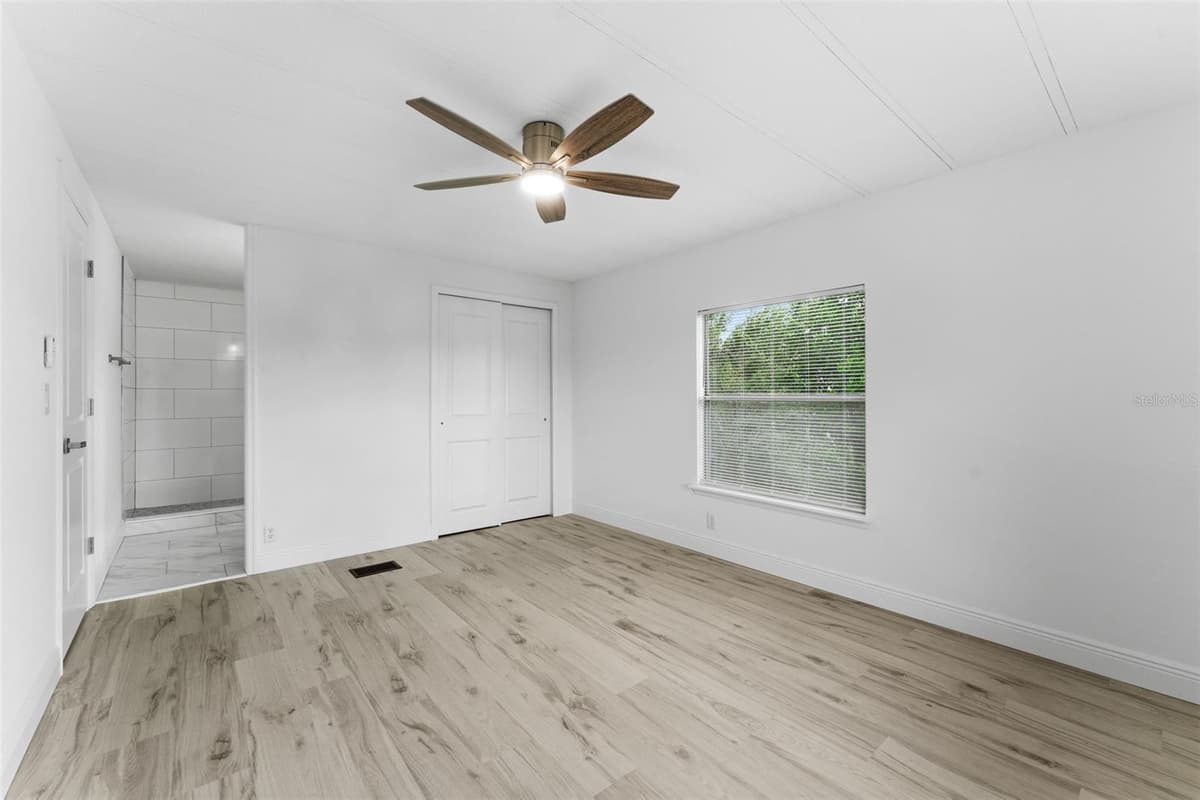 130 FLORENCE BOULEVARD — photo 11 of 21