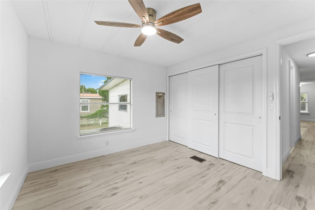 130 FLORENCE BOULEVARD — photo 9 of 21