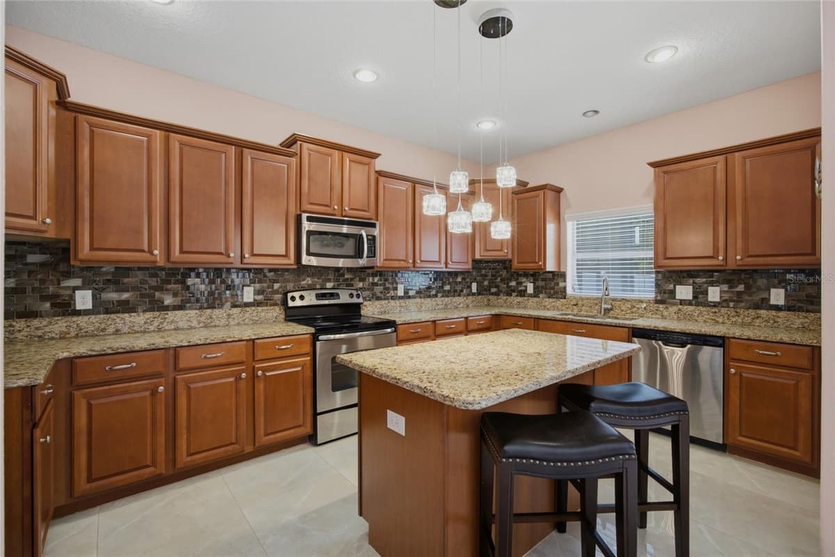12407 GILMERTON MIST LANE — photo 11 of 50