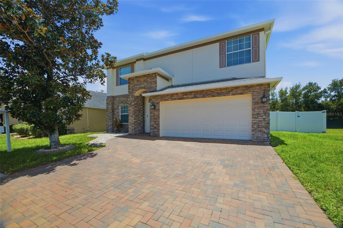 12407 GILMERTON MIST LANE — photo 3 of 50