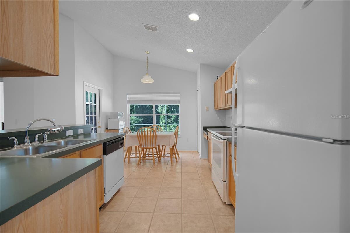 839 MATTOCKS COURT — photo 16 of 41