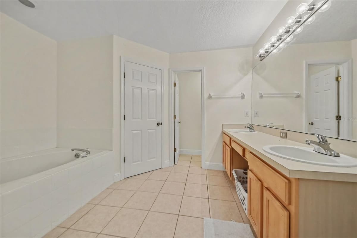 246 BRIGHTVIEW DRIVE — photo 19 of 33