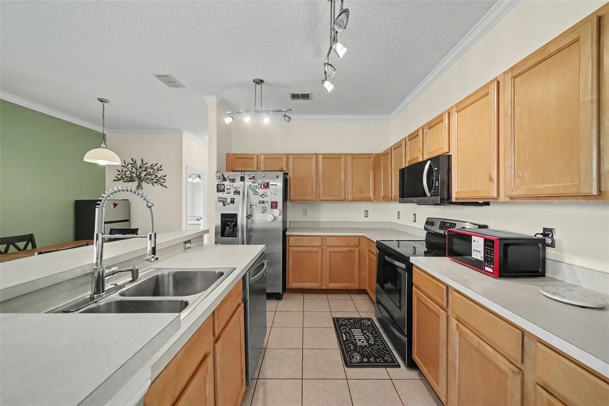 246 BRIGHTVIEW DRIVE — photo 15 of 33