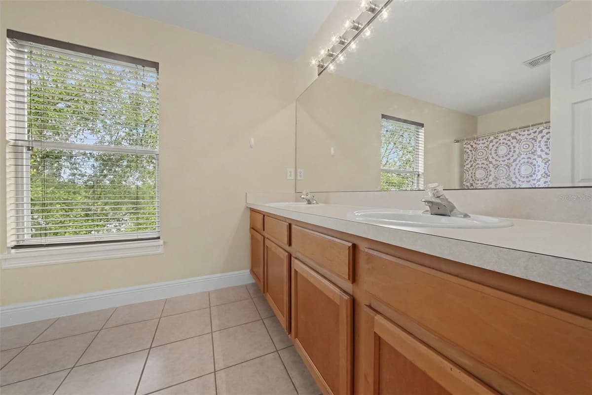 246 BRIGHTVIEW DRIVE — photo 23 of 33
