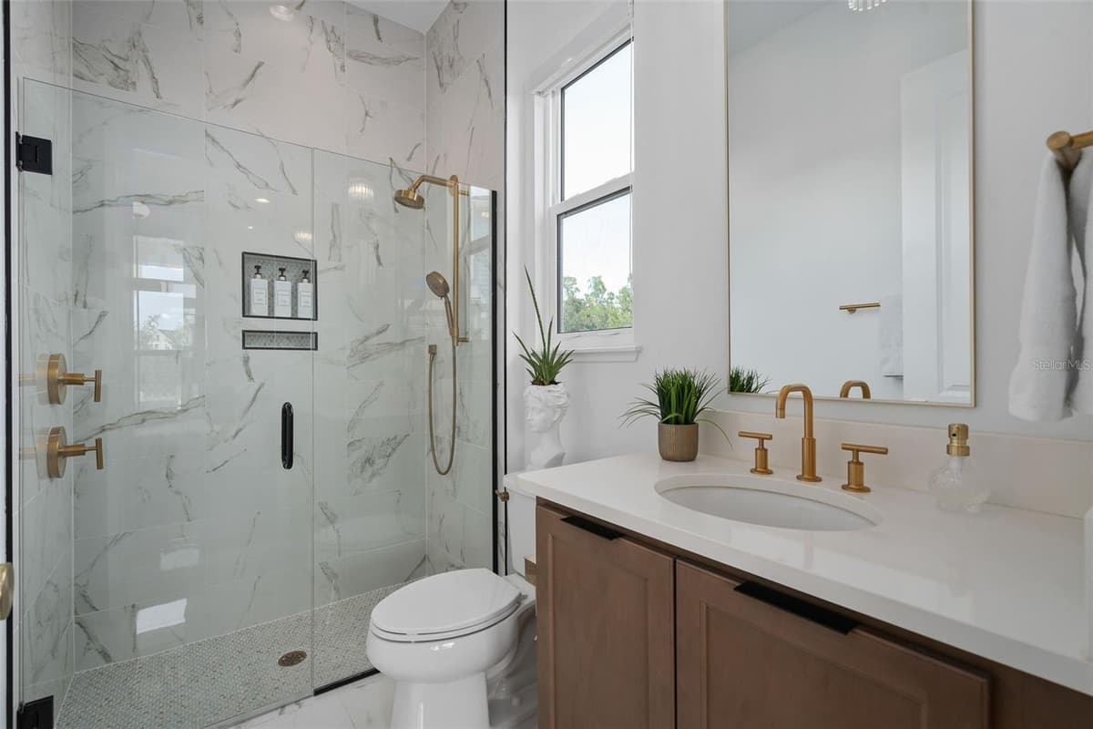 3135 VANGUARD COURT — photo 12 of 73