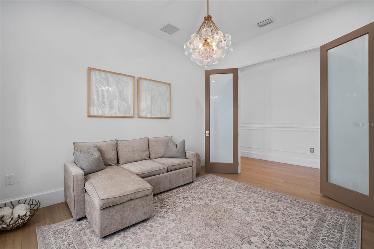 3135 VANGUARD COURT — photo 16 of 73