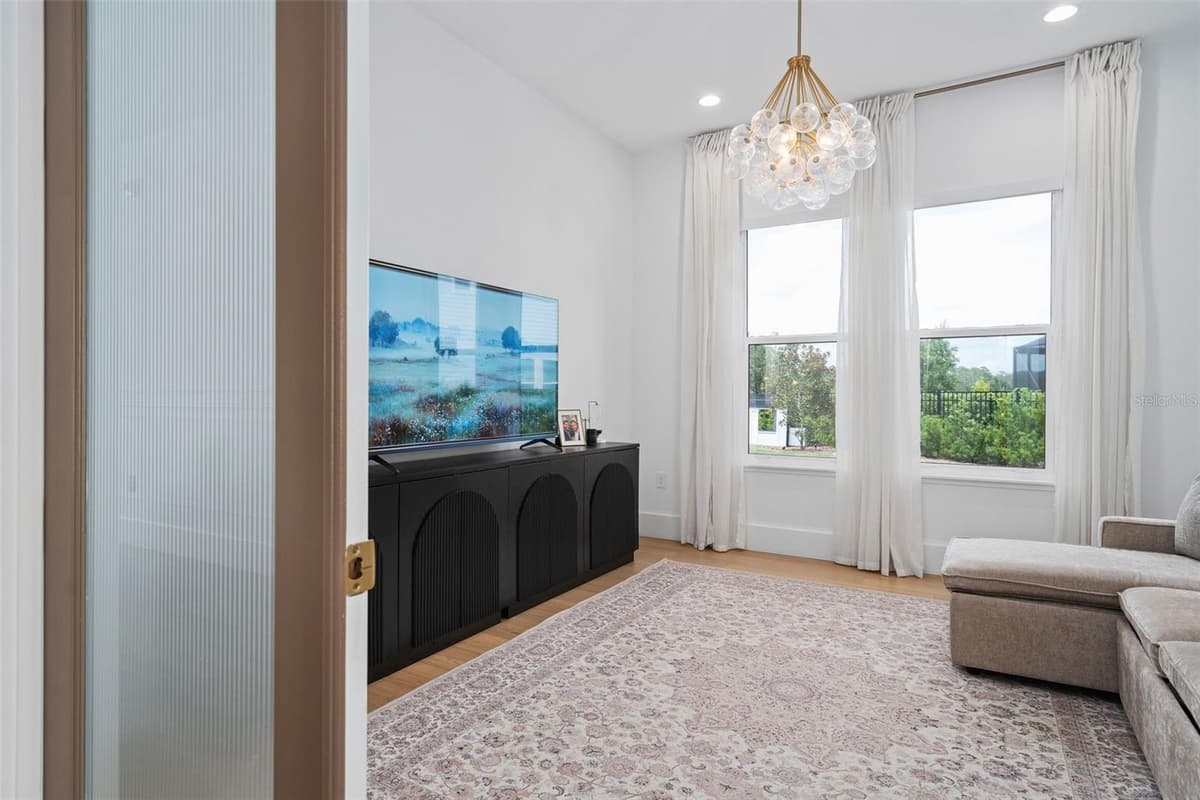 3135 VANGUARD COURT — photo 14 of 73