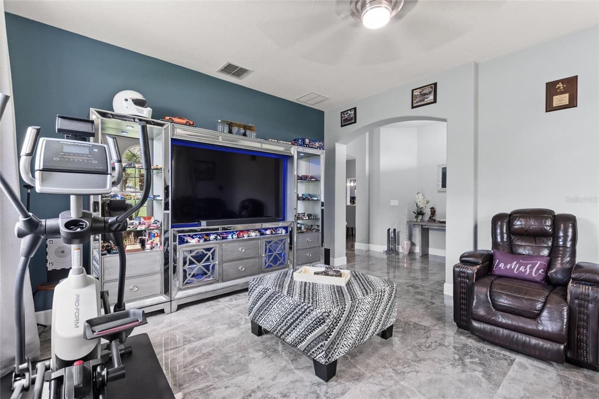 212 BROOKSHIRE DRIVE — photo 9 of 48