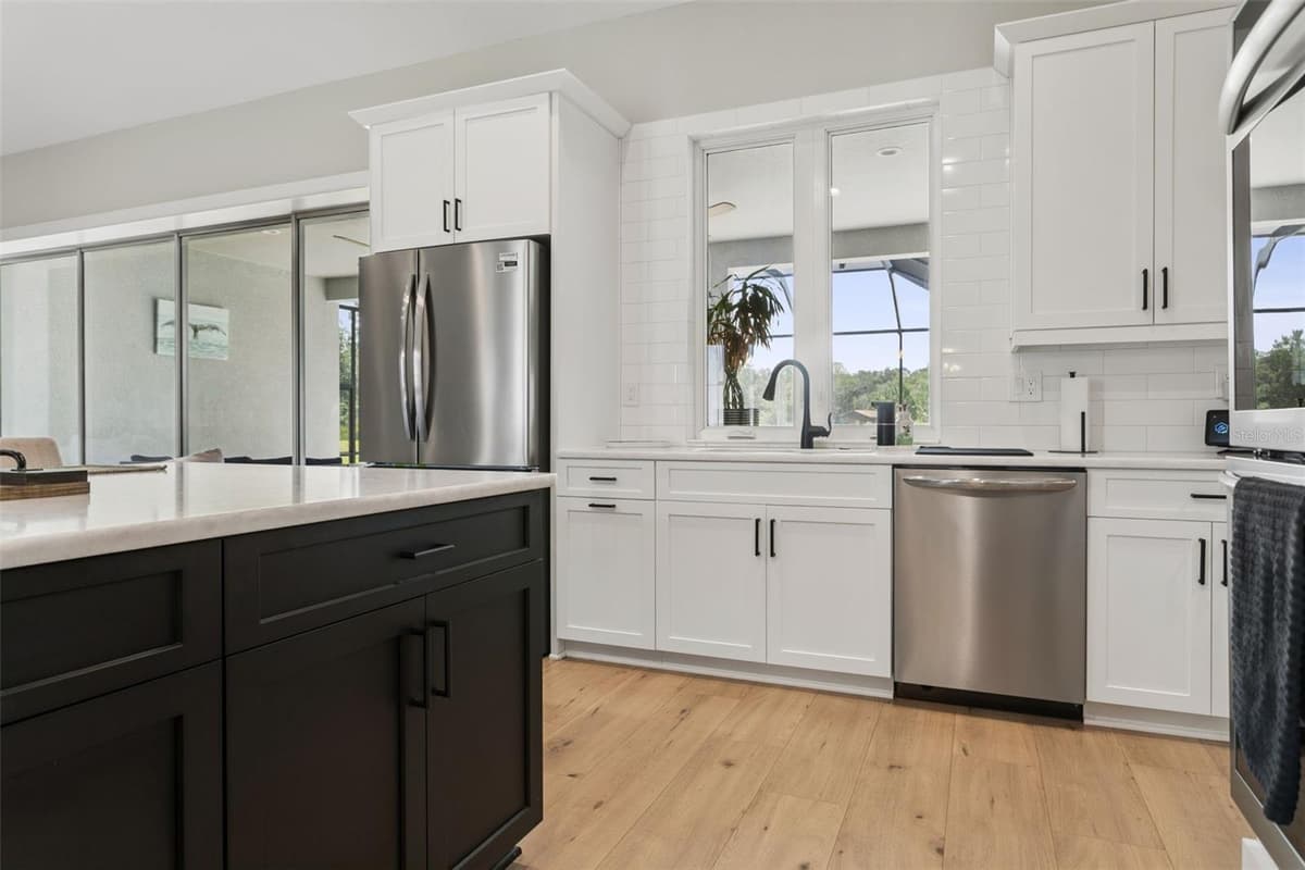8408 WOODLEAF BOULEVARD — photo 9 of 64