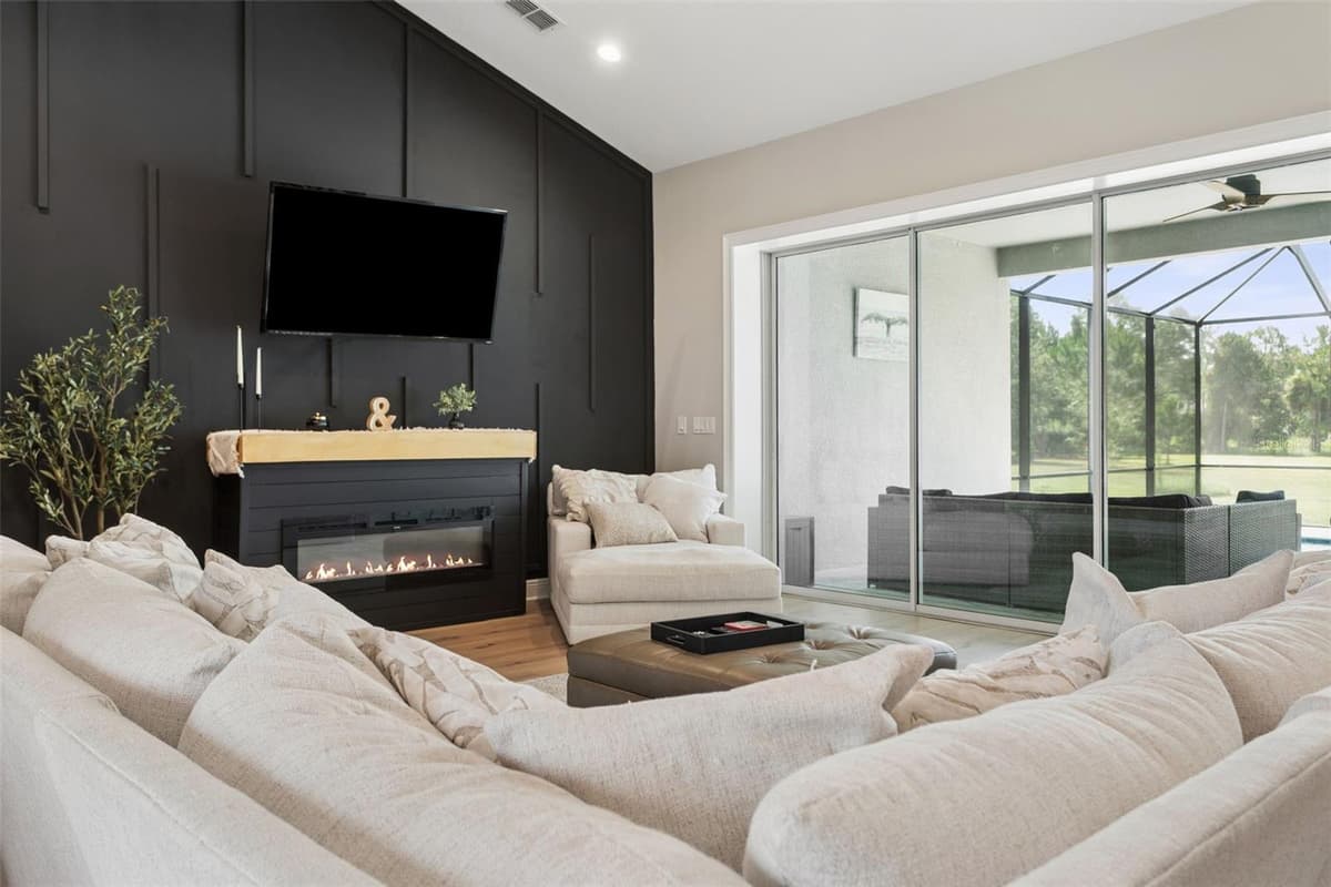 8408 WOODLEAF BOULEVARD — photo 15 of 64
