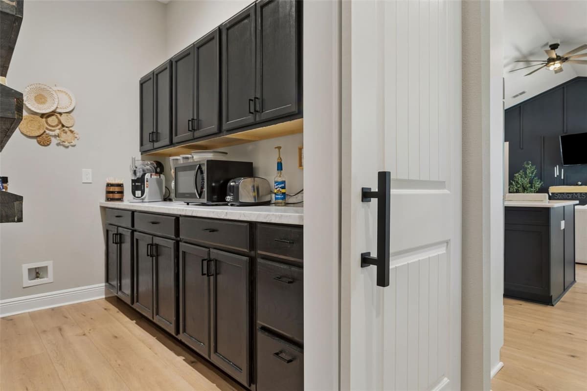 8408 WOODLEAF BOULEVARD — photo 13 of 64