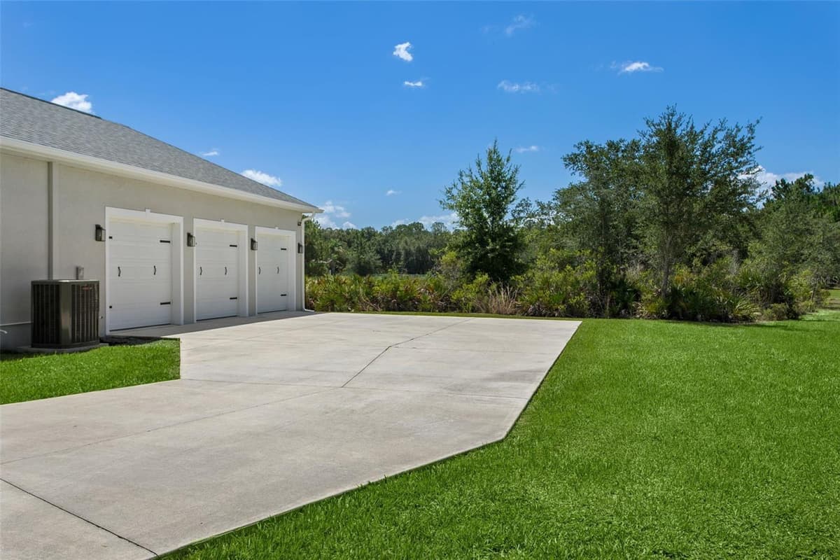 8408 WOODLEAF BOULEVARD — photo 45 of 64