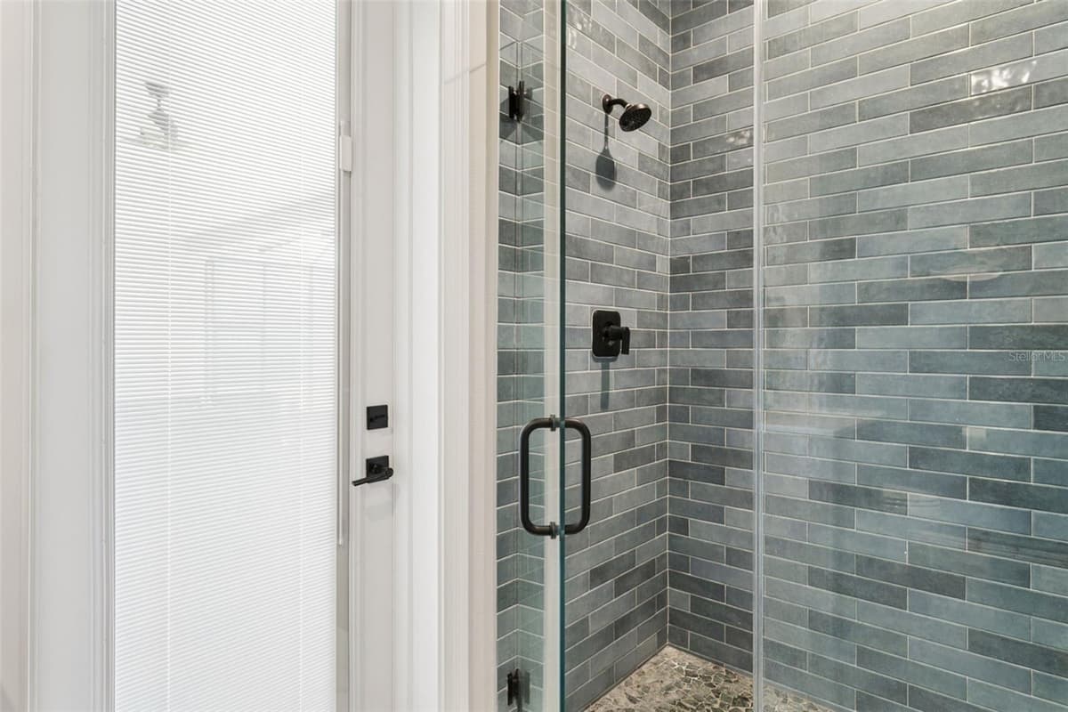 8408 WOODLEAF BOULEVARD — photo 19 of 64
