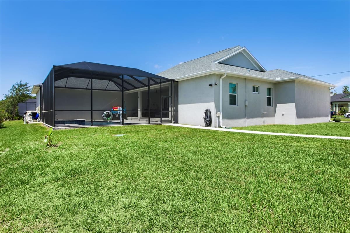 8408 WOODLEAF BOULEVARD — photo 44 of 64