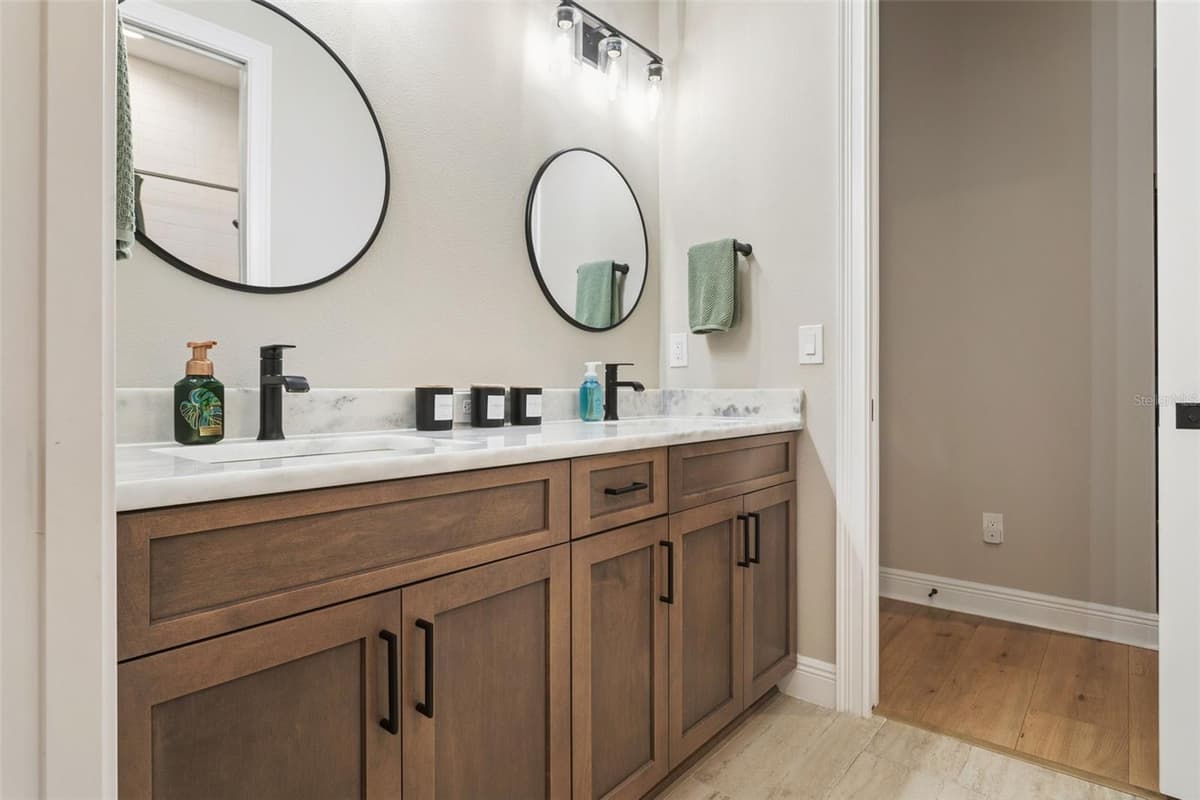 8408 WOODLEAF BOULEVARD — photo 23 of 64