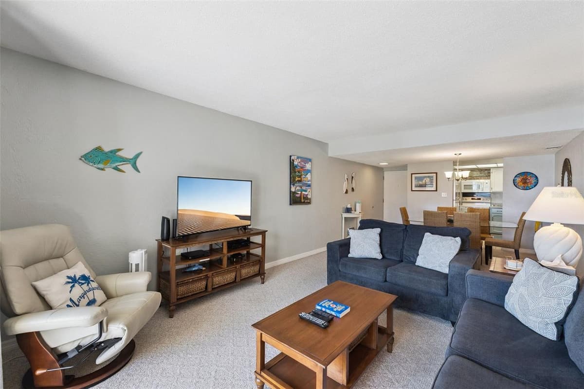 4175 ATLANTIC AVENUE — photo 10 of 41