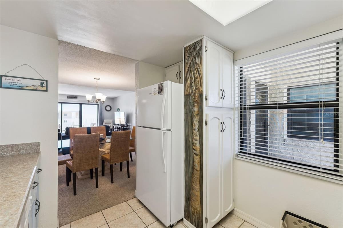 4175 ATLANTIC AVENUE — photo 15 of 41