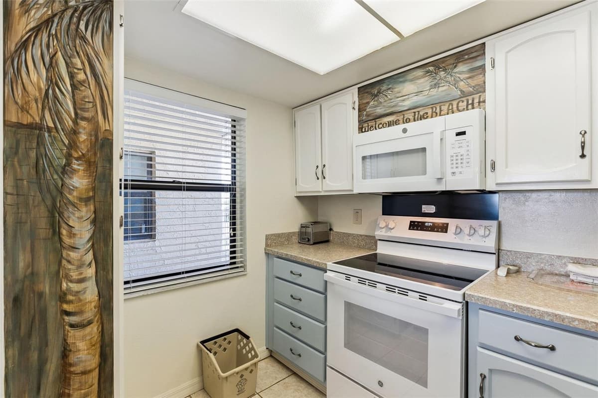 4175 ATLANTIC AVENUE — photo 18 of 41