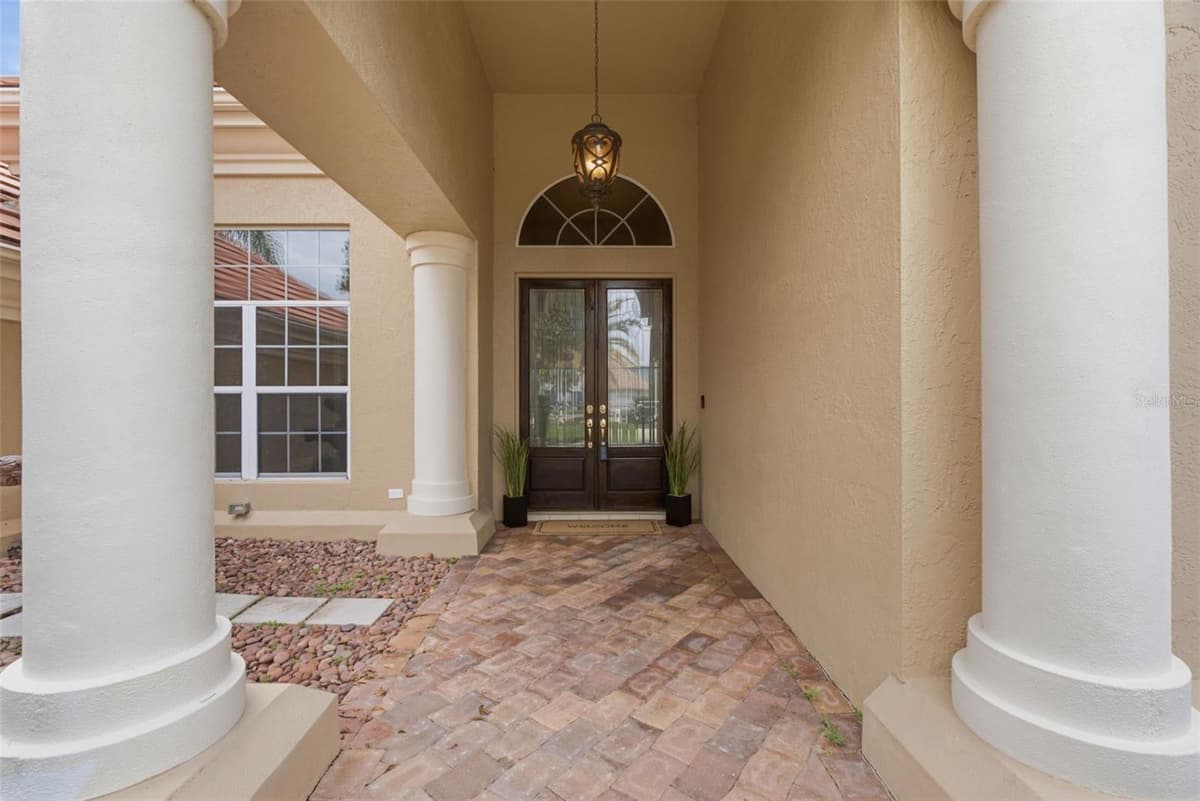 18655 AVENUE CAPRI — photo 4 of 48