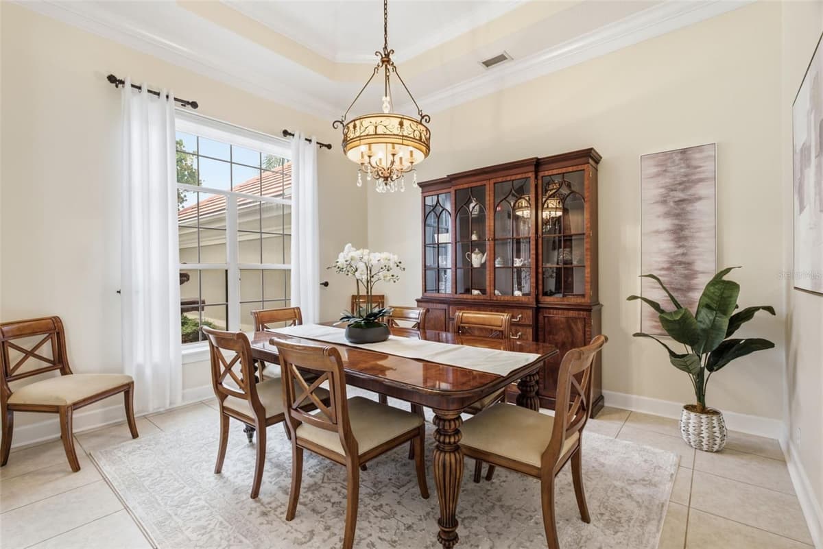 18655 AVENUE CAPRI — photo 9 of 48