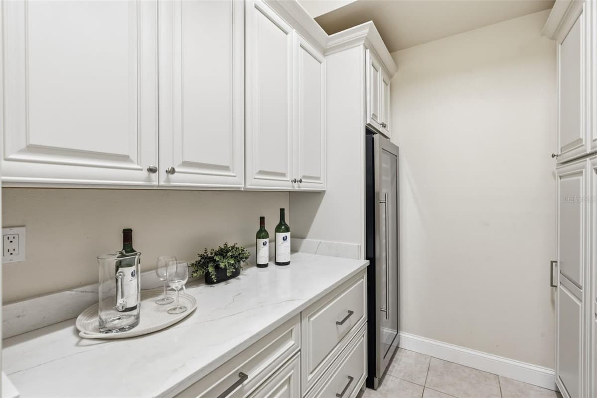 18655 AVENUE CAPRI — photo 31 of 48