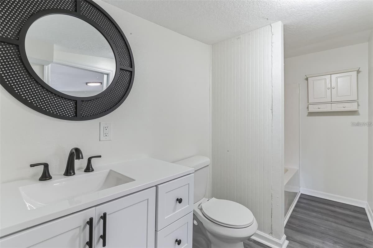 403 PINEWOOD AVENUE — photo 10 of 12