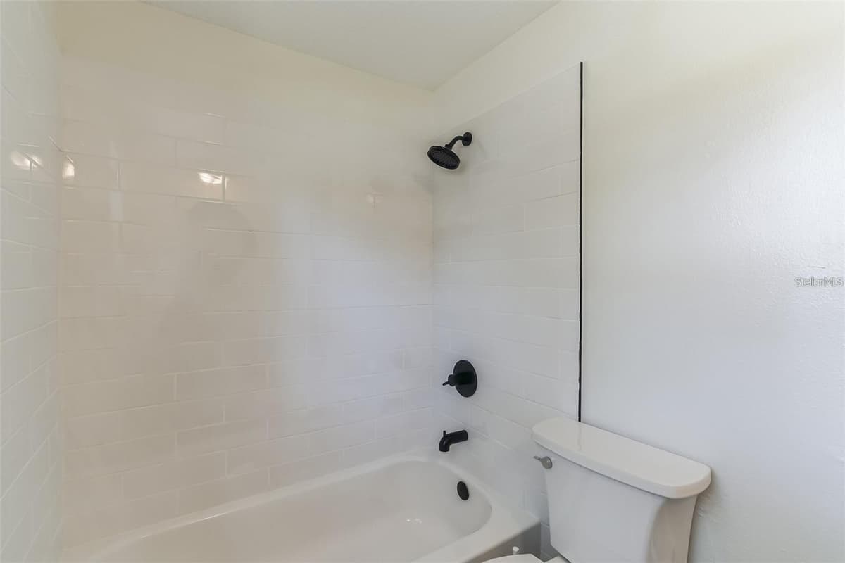 403 PINEWOOD AVENUE — photo 11 of 12