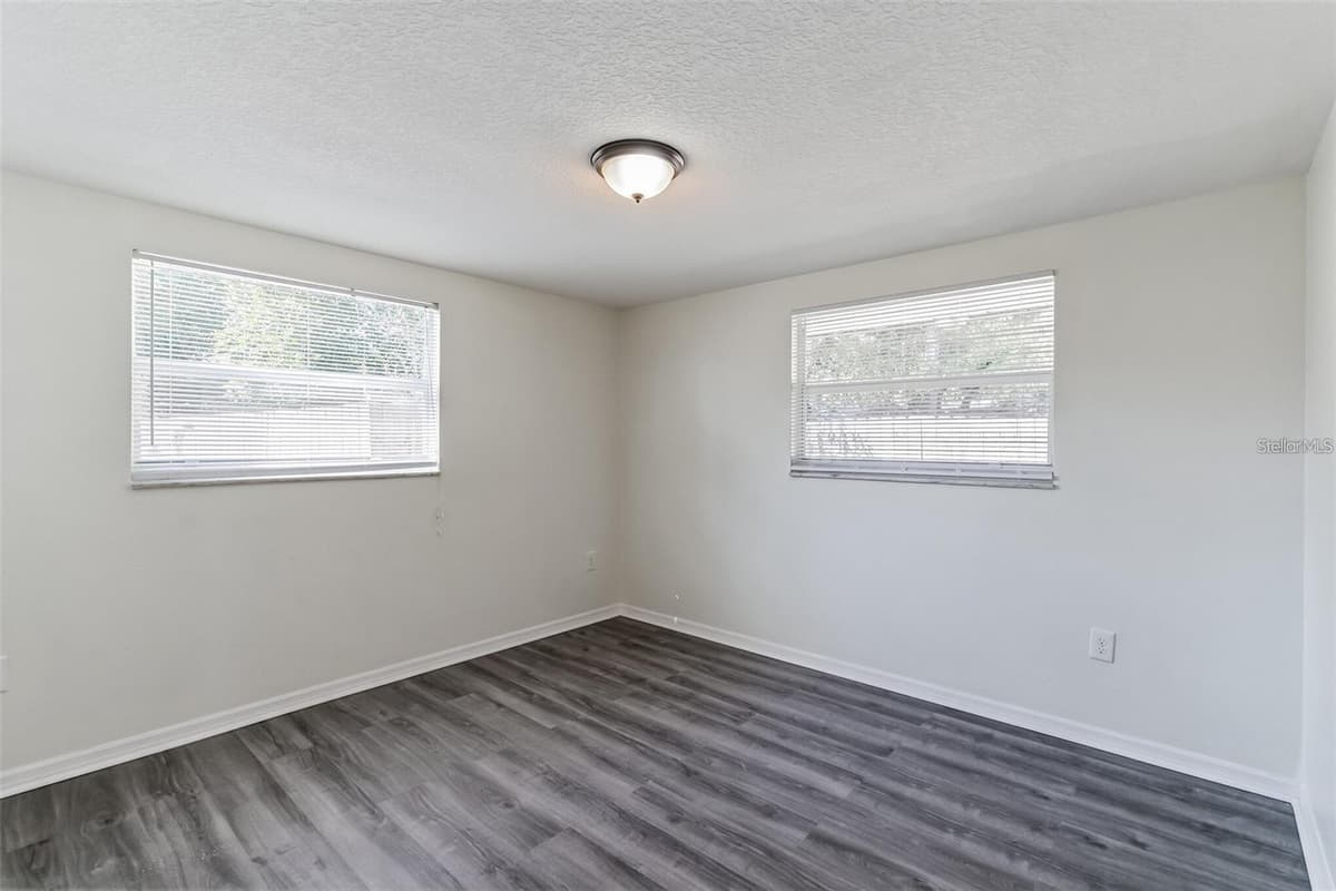 403 PINEWOOD AVENUE — photo 5 of 12