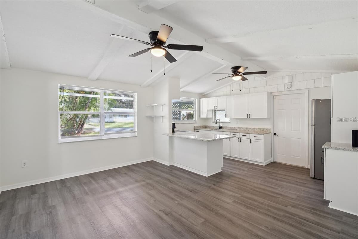 403 PINEWOOD AVENUE — photo 9 of 12