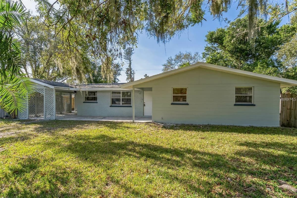 403 PINEWOOD AVENUE — photo 1 of 12