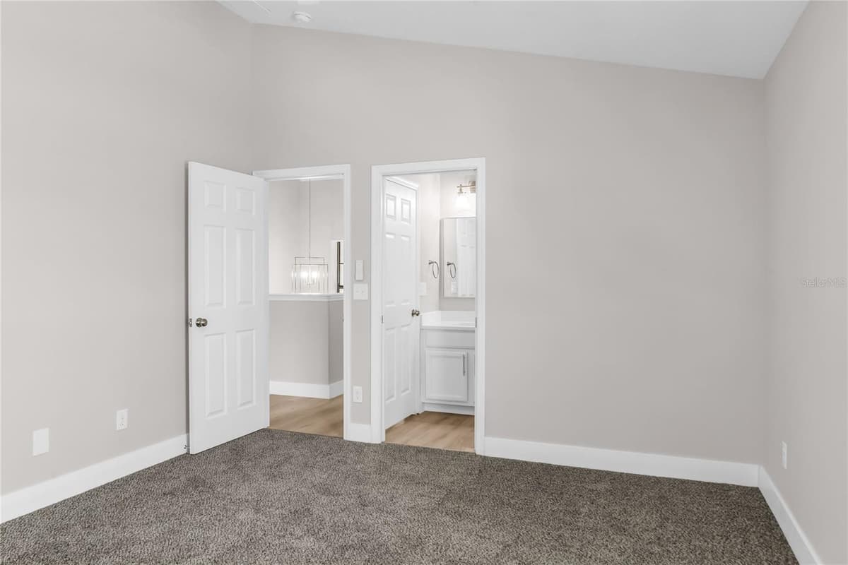 563 LAKE DAVENPORT CIRCLE — photo 34 of 48