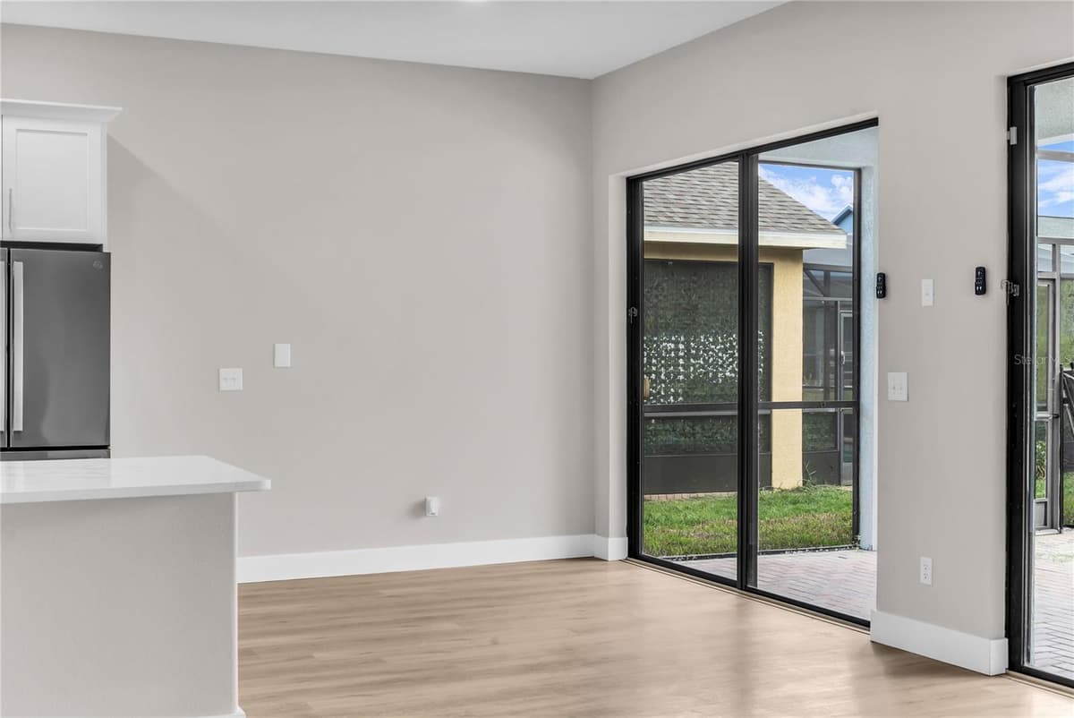 563 LAKE DAVENPORT CIRCLE — photo 10 of 48