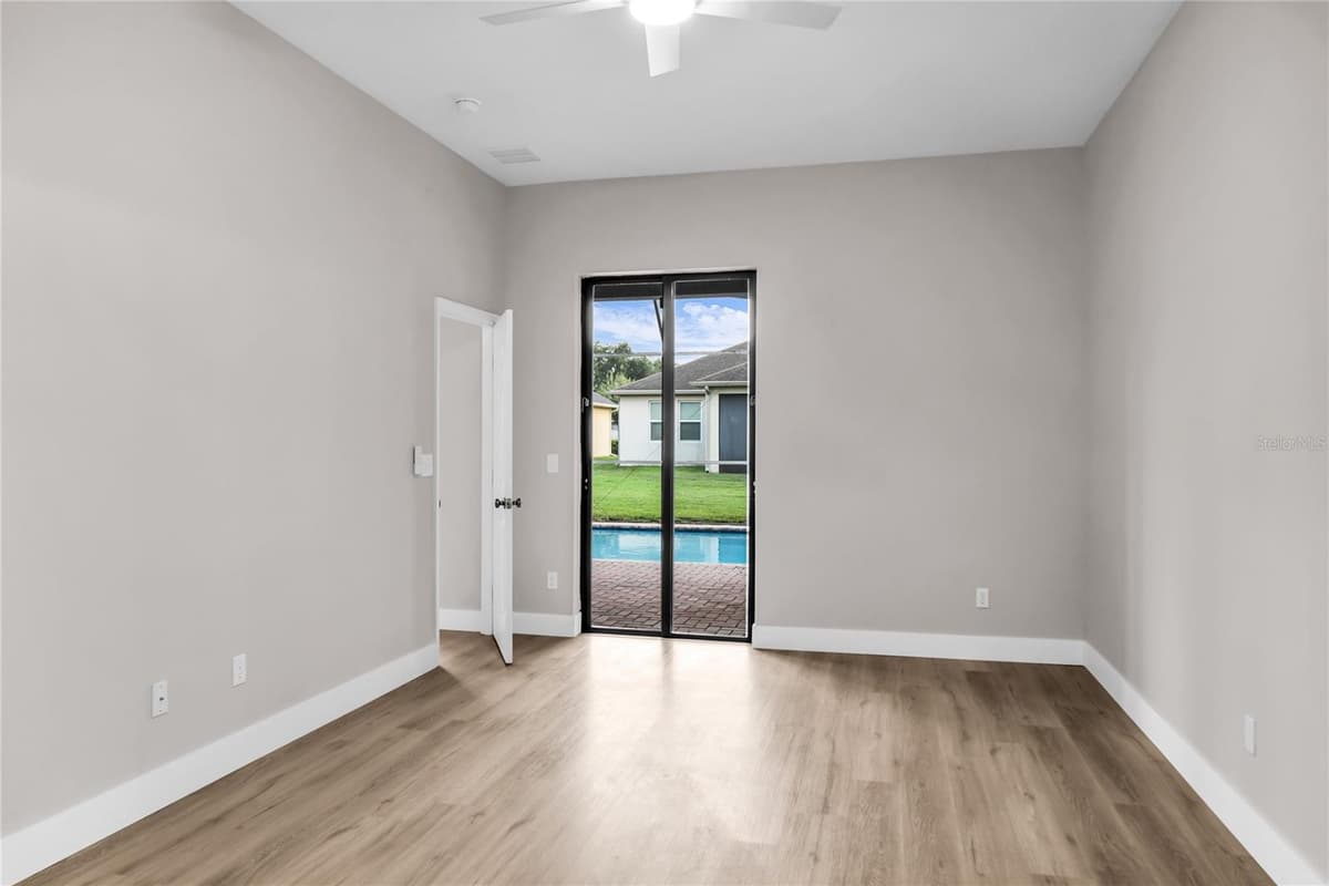 563 LAKE DAVENPORT CIRCLE — photo 21 of 48