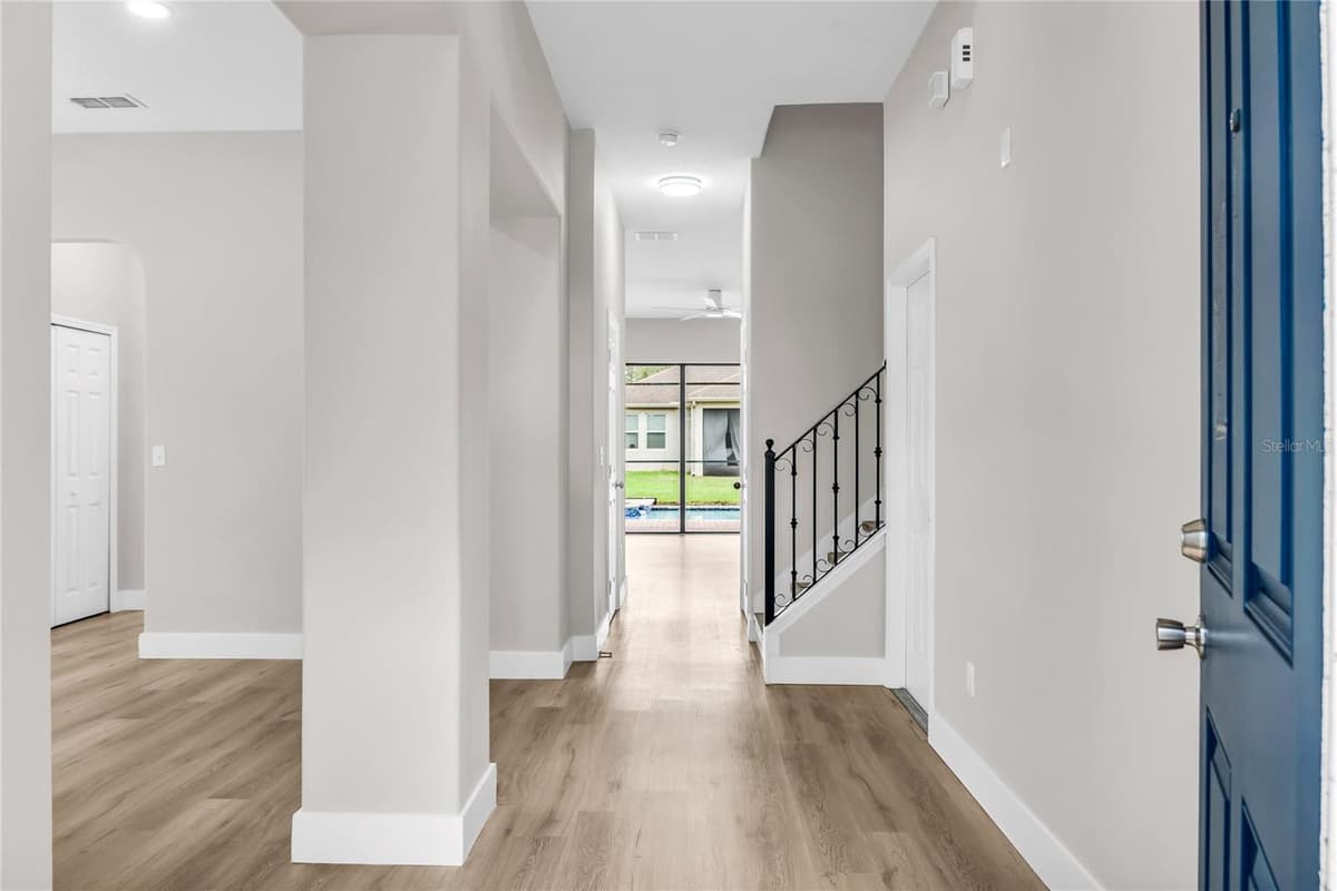 563 LAKE DAVENPORT CIRCLE — photo 18 of 48