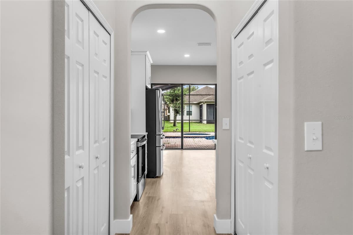 563 LAKE DAVENPORT CIRCLE — photo 39 of 48