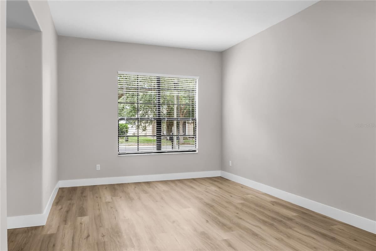 563 LAKE DAVENPORT CIRCLE — photo 16 of 48