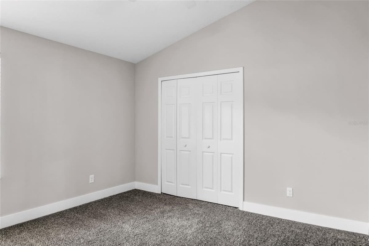 563 LAKE DAVENPORT CIRCLE — photo 35 of 48